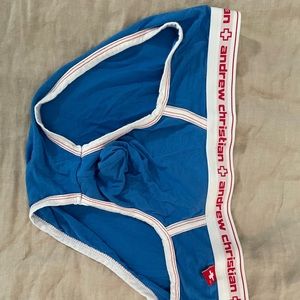 Men’s pouch briefs